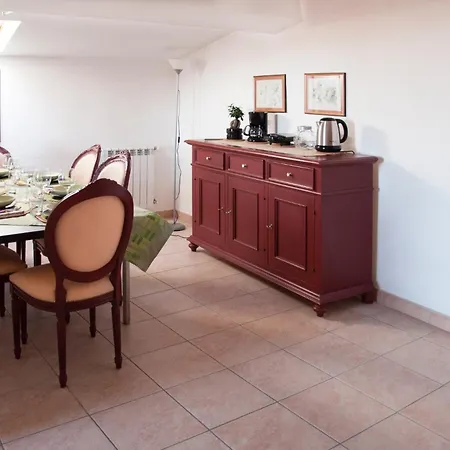 Evaluna Apartment *